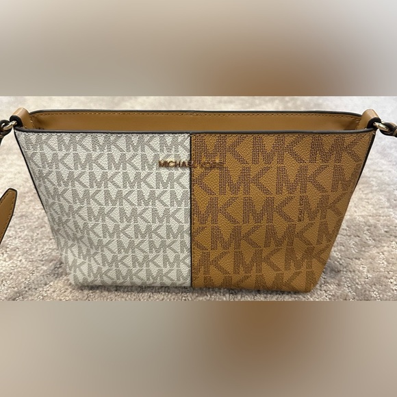 SOLD!!! Michael Kors Jet Set Small Two-Tone Logo Crossbody Bag Cognac/Cream Gold - Picture 3 of 8